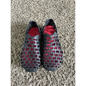 Boys Black/Red water shoes‎ size 2